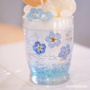 ネモフィララビットパフェキャンドルのグラス部分のアップ