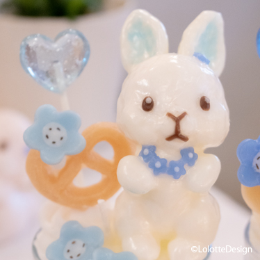 ネモフィララビットパフェキャンドルのたち耳うさぎのアップ